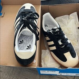 Men’s New Adidas ADI Samba OG Night Navy and Cream size 8 Samba Sneakers
